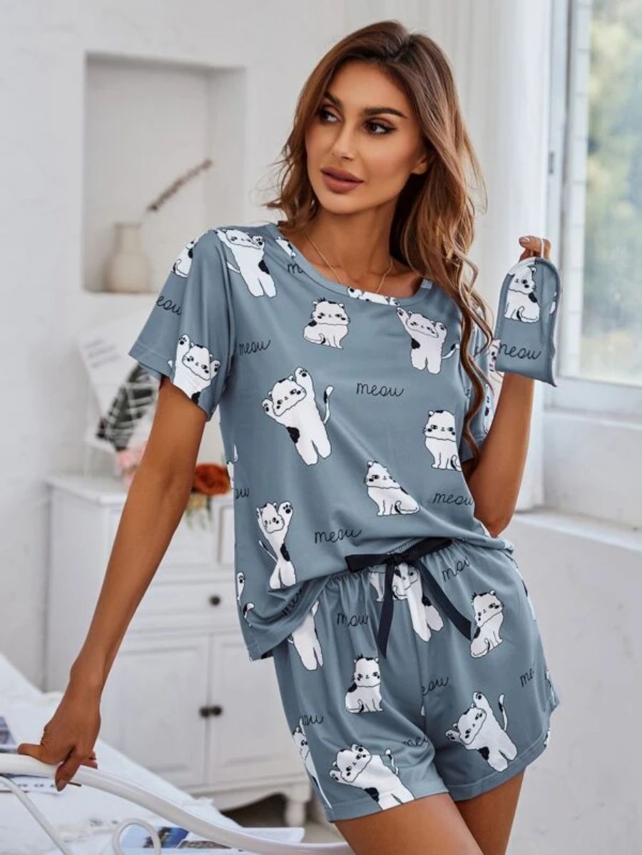 Cartoon Graphic Top And Waist Shorts Set