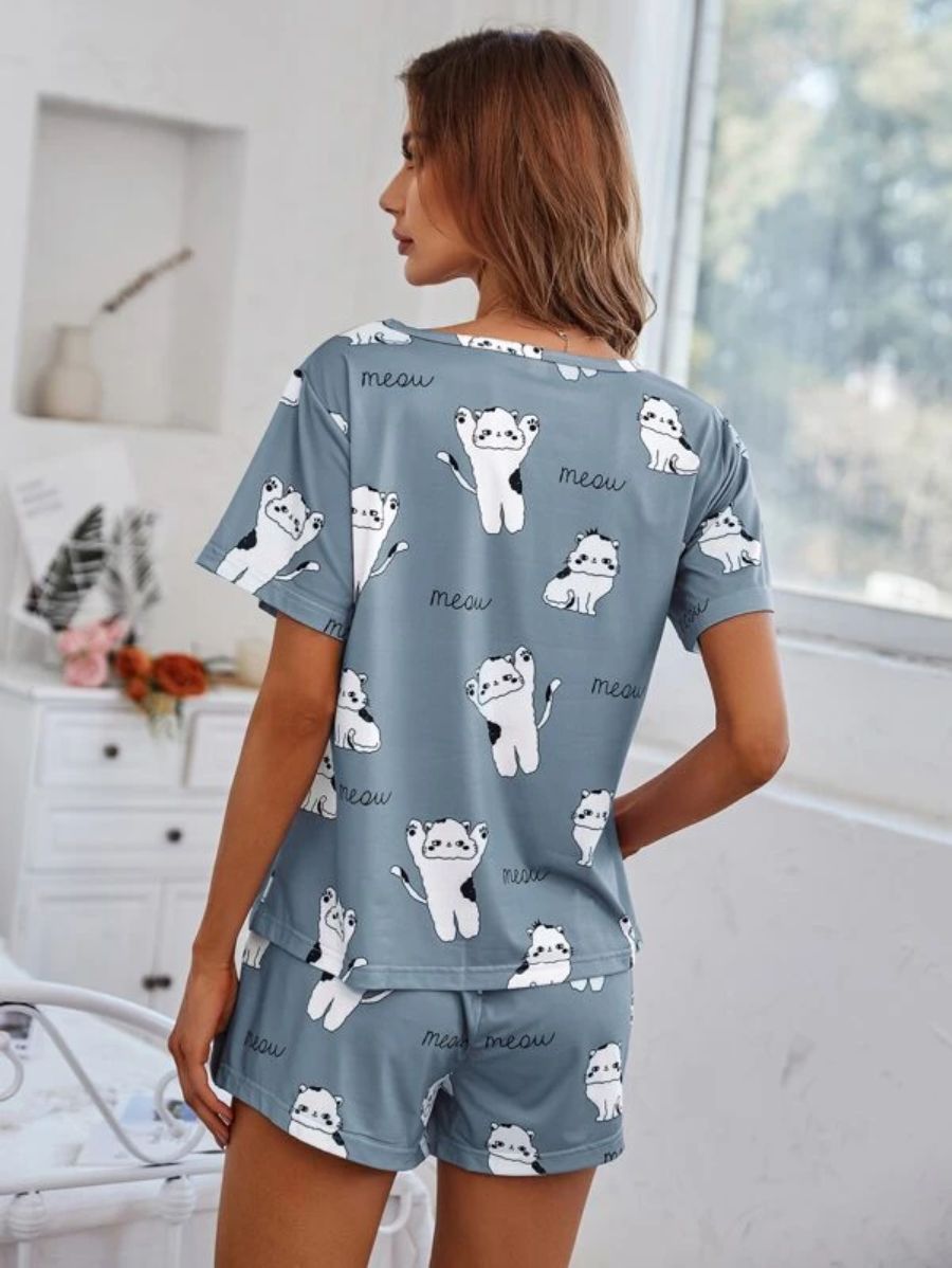 Cartoon Graphic Top And Waist Shorts Set