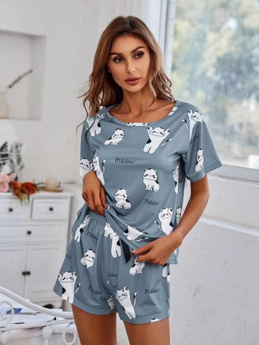 Cartoon Graphic Top And Waist Shorts Set