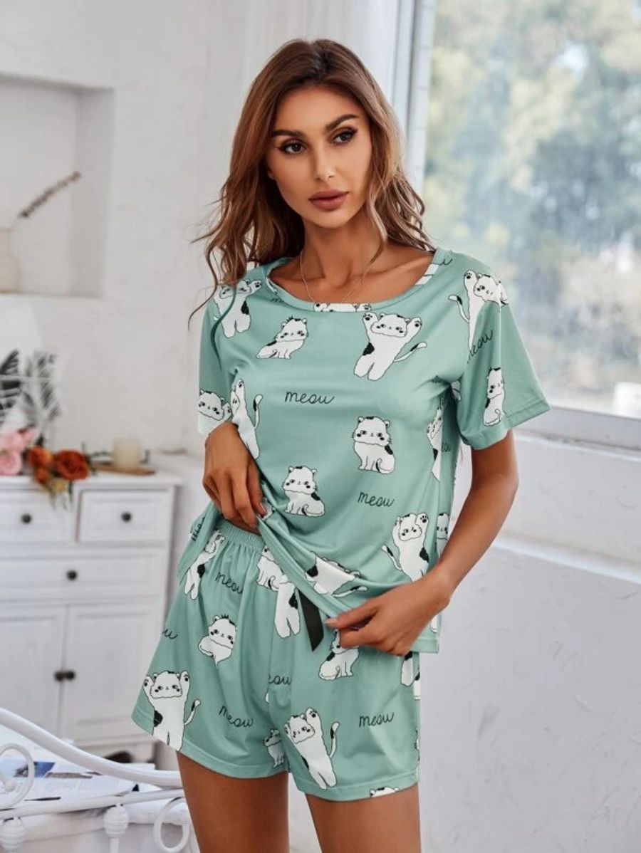 Cartoon Graphic Top And Waist Shorts Set