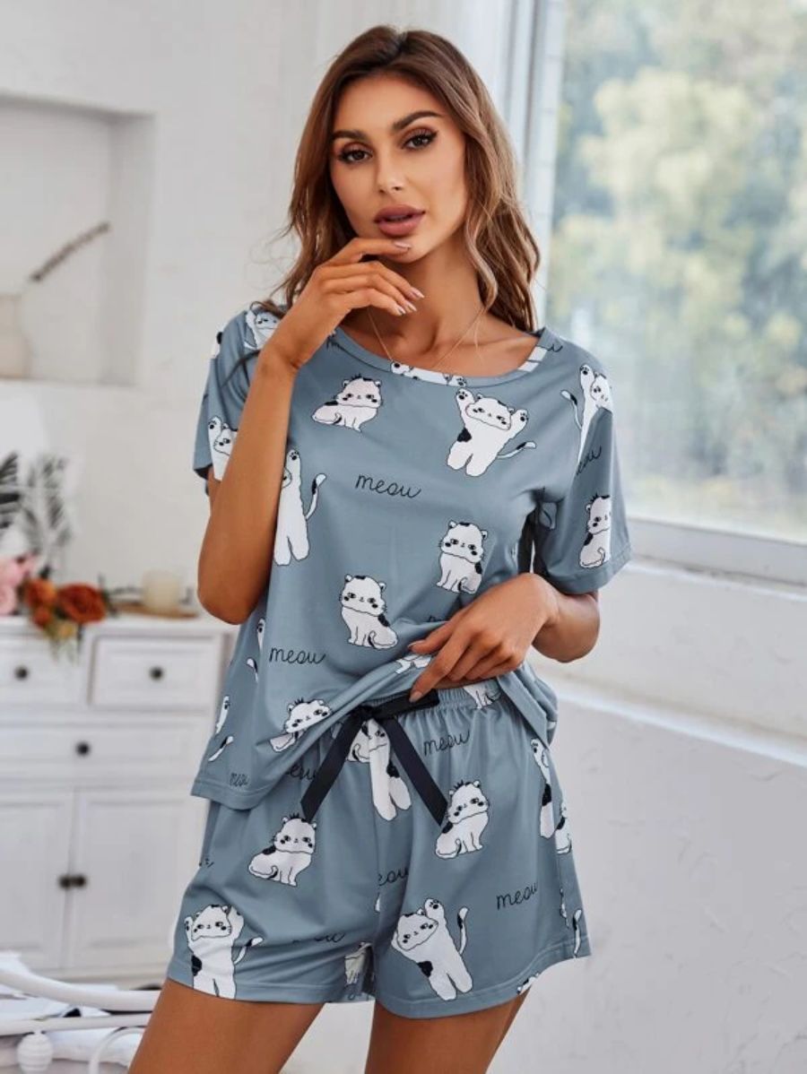 Cartoon Graphic Top And Waist Shorts Set