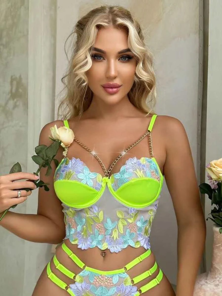 Floral Embroidery Chain Linked Underwire Bra