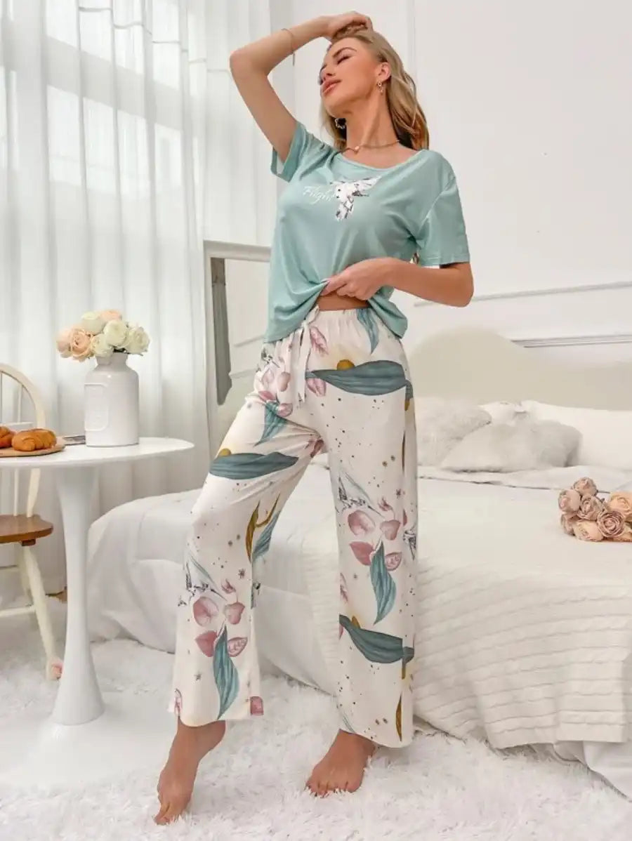 Floral Print Tee And Pants Pajama Set