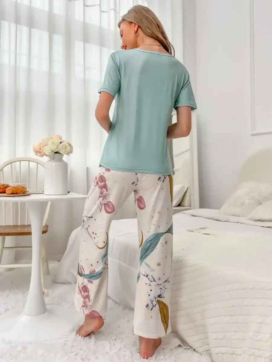 Floral Print Tee And Pants Pajama Set