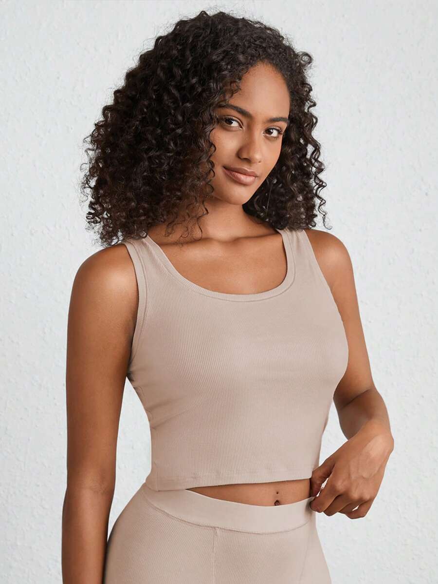 Leisure Solid Scoop Tank Top