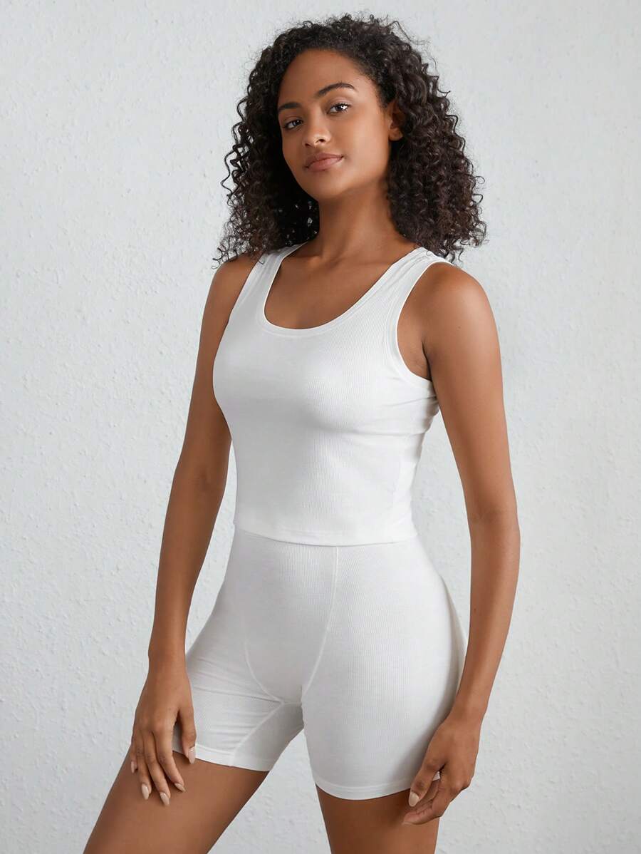 Leisure Solid Scoop Tank Top